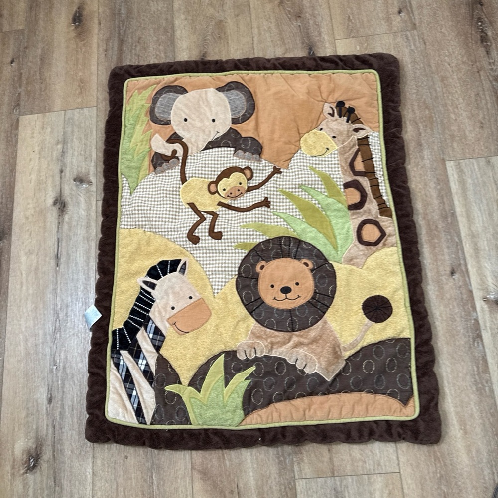 Lambs & Ivy Jungle Safari Baby Crib Quilt Comforter 40” x 31.5” Brown Tan Animal